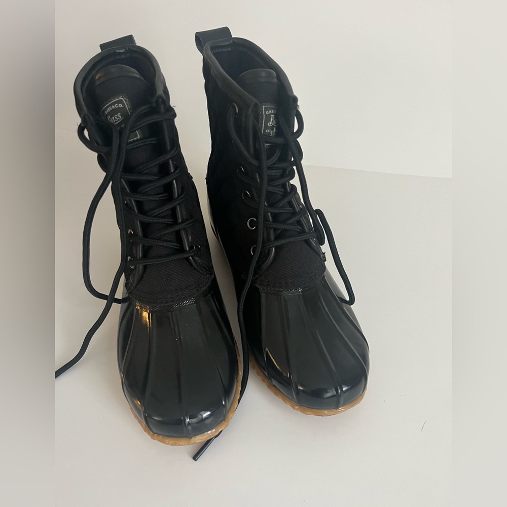 G H BASS AND CO. Harlequin Classic Black Lace-Up Rain/Winter Boots